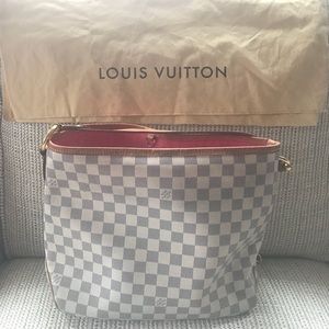 LV - DELIGHTFUL MM  N41607